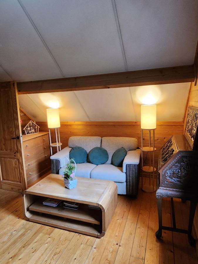Le Chalet Du Cerf - Chambre D'Hote Somme-Leuze Esterno foto