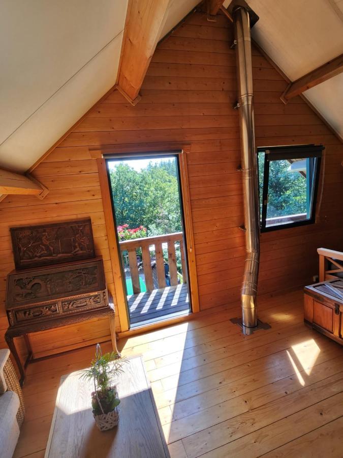 Le Chalet Du Cerf - Chambre D'Hote Somme-Leuze Esterno foto